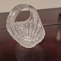 Cestino in cristallo intagliato di Boemia.