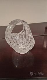 Cestino in cristallo intagliato di Boemia.