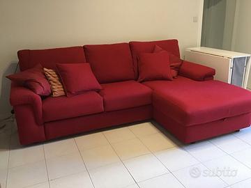 Splendido divano letto angolare con isola