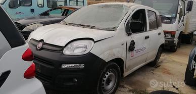 Panda Van 1.0 Ibrido del 2022 motore 46341162