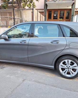 Mercedes-benz B 180 d Executive