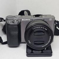 Sony a6000 con obiettivo kit 16-50 f3.5-5.6. 