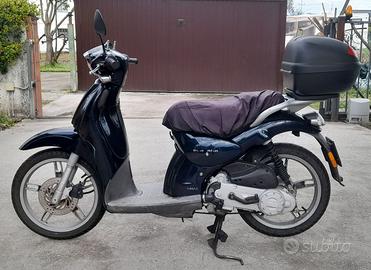 Scooter aprilia scarabeo 4T 50cc