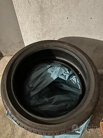 Gomme bridgestone 225/40/18