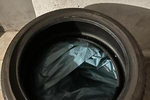 Gomme bridgestone 225/40/18