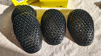 due coppie di protezioni spalle liv 1