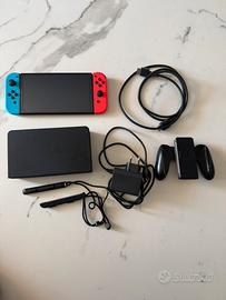 Nintendo switch OLED completa con tutti gli access