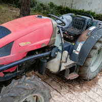 Trattore agricolo