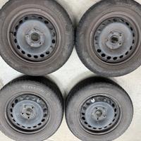 Cerchi in Ferro VW con gomme invernali 195/65 R15