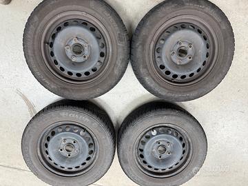 Cerchi in Ferro VW con gomme invernali 195/65 R15