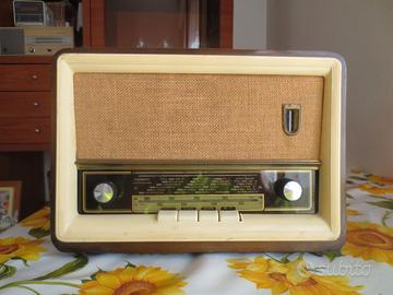Radio Antica Modello SIEMENS SM 6128