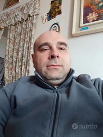 Tuttofare, cameriere, lavapiatti, manovale,