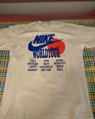 T-shirt Nike World Tour