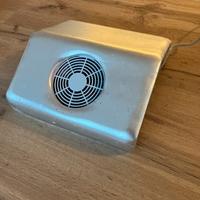 Aspiratore per unghie
