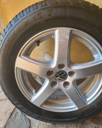 t 4 cerchi in lega  piu copricerchi piu 4 ruote