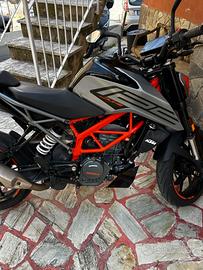 KTM duke 125