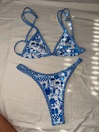 Bikini Aquarel modello Mykonos Bottom + Top