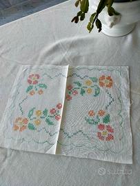 centrino da ricamare a punto croce (molto facile)