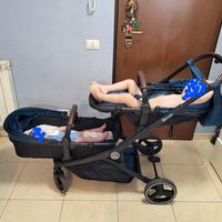 Passeggino gemellare e fratellare