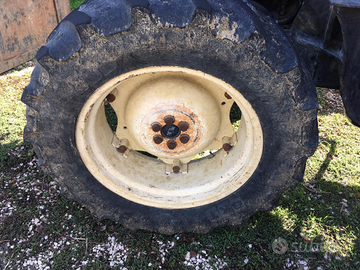 320 70 24 - 11.2 24 gomme pneumatici agricole