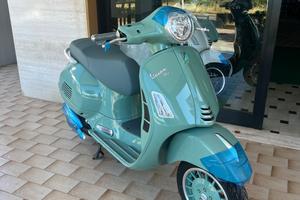 Piaggio Vespa 310 GTS hpe 80 anniversario