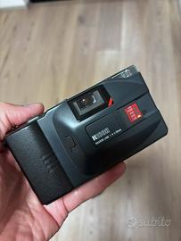 Ricoh YF20 macchina fotografica point and shot