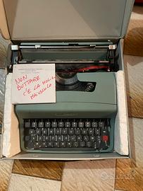 Macchina da scrivere Olivetti