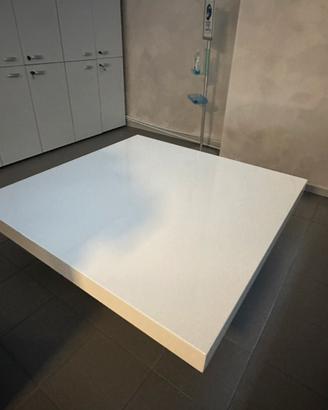 Tavolo da salotto moderno