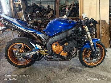 telaio con documenti e targa yamaha r1 2005