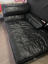 DIVANO IN PELLE con chaise-longue