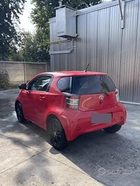 Toyota iQ 1000 benzina