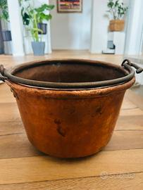 Vaso antico in rame massiccio  , grande formato