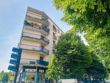 Moncalieri Borgo Navile trilocale ultimo piano