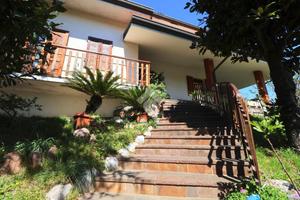 VILLA SINGOLA A FAEDIS