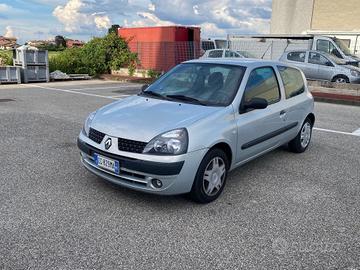 Renault Clio 1.2 16V cat 3 porte Privilège