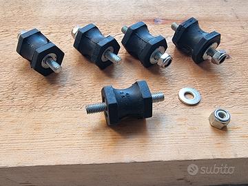 Prigionieri pneumatici M10. Gommini carter auto.
