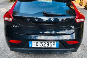 Volvo V40 T2