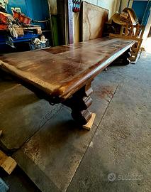 Tavolo in Legno di Castagno