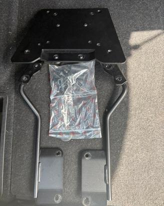 Piastra e sfeffe per Top Case Ahad 46 lt