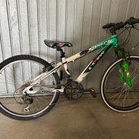 Mountain Bike Axevo Spark pronta al uso