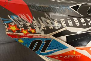 Casco da moto autografato da valentino rossi