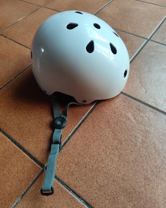 casco bici e skate board
