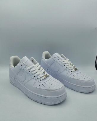 Scarpe Nike Air Force 1, Bianche, Taglia 43, Nuove