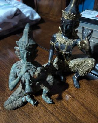 Statuette