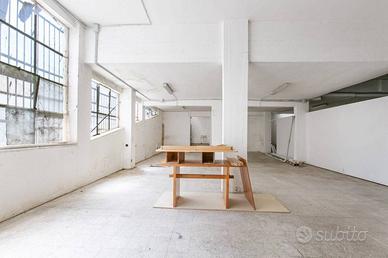 Immobile di 300 m² a Pomezia