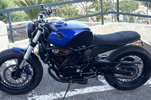 Honda VF 400 cafe racer
