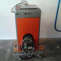 Caldaia a gasolio con bruciatore