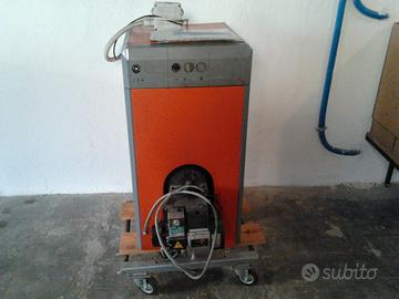 Caldaia a gasolio con bruciatore