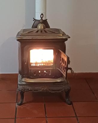 stufa a legna in ghisa 