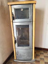 Stufa a legna con forno